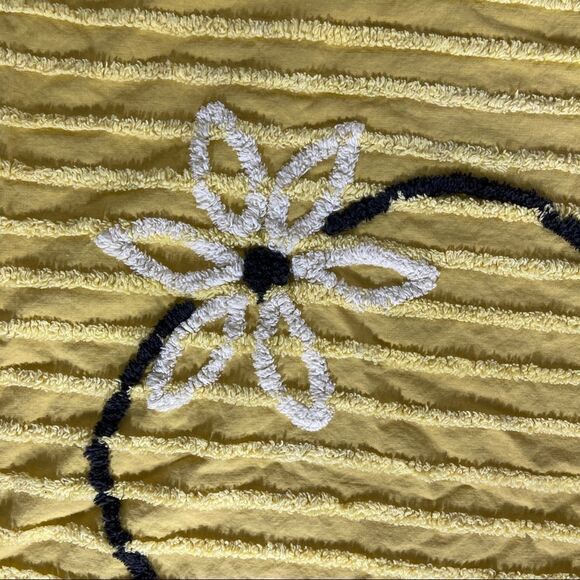 Vintage
Andrisona Chenille Coverlet Bedspread Yellow Brown White Daisy 53"x81" - Picture 10 of 14
